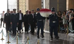 ANESDER’in yeni yönetimi Anıtkabir’i ziyaret etti