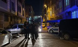 Çocuk kavgası bıçaklı ve silahlı çatışmaya dönüştü: 1 kişi göğsünden bıçaklandı