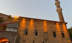 Evliyalar Şehri Bitlis’te Sahabe Ziyareti: Hz. Feyzullah Ensari’nin Türbesinden Hâlâ Misk Kokusu Yükseliyor!