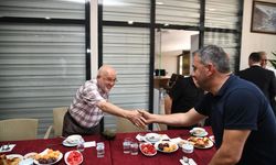 Pursaklar'da dayanışma geleneği sürdü: Mehmet Cantürk'ten geleneksel aşure ikramı