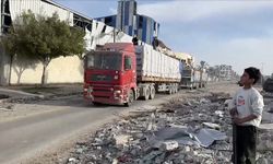 Gazze’de Açlık Alarmı: Yardım Tırlarına Umutsuz Akın