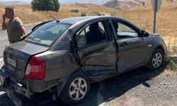 Muş’ta iki otomobil çarpıştı: 8 yaralı