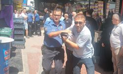 Kuru sıkı silahla kuyumcu soymaya kalktı, meydan dayağı yedi! O anlar kamerada