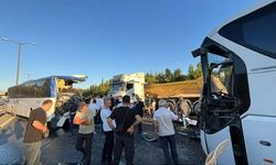 TEM Otoyolu’nda can pazarı! Hafriyat kamyonu ve 2 otobüs çarpıştı: 1 ölü 16 yaralı