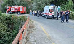 Çocuğun kullandığı otomobil köprüden uçtu: 1 ölü 3 yaralı