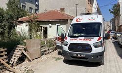 Çocuklar oyun oynarken çürümüş erkek cesedi buldu!