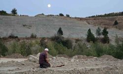 Yangın yüzünden evini terk etti, secdesini bırakmadı: "Bu boynumuzun borcu"