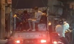 Adana'da bir vatandaş Suriyeli aileyi böyle uğurladı: "Bir daha gelmeyin inşallah"