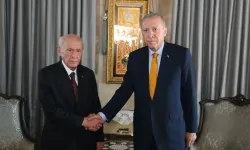 Ahlat’ta dikkat çeken buluşma: Bahçeli Cumhurbaşkanı Erdoğan’a kardeşlik türküleri dinletti