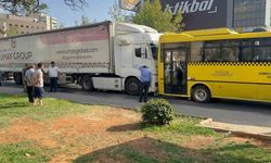 Gaziantep’te tır, yolcu otobüsüne çarptı: 3 yaralı