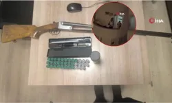 Esenyurt’ta balkona iç çamaşırlarıyla çıktı: Komşularını tüfekle tehdit etti