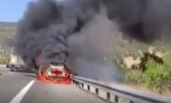 Kızılcahamam’da seyir halindeki otomobil alev aldı! Yangın ormana sıçradı
