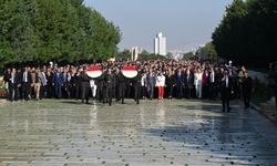 Özel Antıkabir'de: 'Partimizi ve çok partili yaşamı ne pahasına olursa olsun savunacağız'
