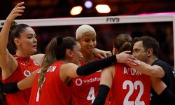Milli voleybolculara Bangkok’ta büyük destek