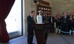 Ankaralılar Derneği'nin yeni yönetiminin ilk durağı Anıtkabir oldu