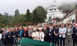 Bakan Uraloğlu, Trabzon’da akrabasının cenazesine katıldı