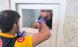 Batman’da cami tuvaletinde dehşet: madde krizine giren kişi camları parçaladı