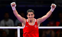 Busenaz Sürmeneli Dünya Boks Şampiyonası’nda Çeyrek Finalde!