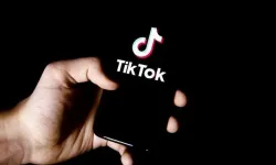 TikTok’ta para için kızını dans ettiren baba gözaltına alındı: Çocuk devlet korumasına alındı