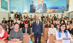 Gazi Üniversitesi heyetinden Kazakistan’da temaslar: Prof. Dr. Uğur Ünal açık tarih dersi verdi