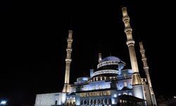 Ankara'da Mevlid Kandili dolu dolu geçti: Vatandaşlar camilere koştu