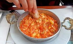 Sincan Belediye Başkanı Murat Ercan gençlere Menemen yaptı