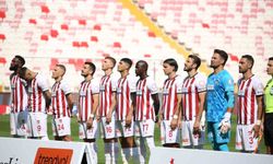 Sivas’ta futbolcuları taşıyan araç kaza yaptı!