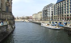 Berlin’de binlerce kişi evlerini terk etti: 2. Dünya Savaşı’ndan kalan bombalar bulundu