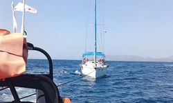 Fethiye açıklarında sürüklenen teknedeki 2 kişi kurtarıldı