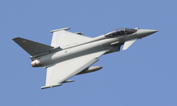 Türkiye ile İngiltere arasında 5,4 milyar sterlinlik Eurofighter anlaşmasını Hande Fırat yorumladı!