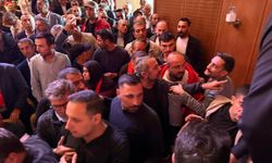 CHP kongresinde gerginlik! Yumruklar havada uçuştu