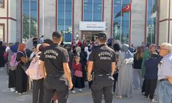 Keçiören zabıtası okul önlerinde trafik yoğunluğunu azaltmak için sahada