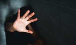 Fransa'dan tarihi karar: Rızasız her temas tecavüz sayılacak!