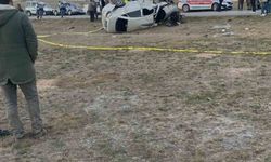Afyonkarahisar’da 15 yaşındaki sürücünün kullandığı otomobil kaza yaptı: 1 ölü, 3 yaralı