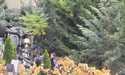 Ankara’da otomobil istinat duvarını aştı: Sürücü şans eseri kurtuldu