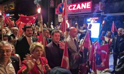 Bodrum’da Cumhuriyet coşkusu: Binlerce kişi fener alayında buluştu