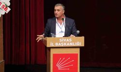 CHP Sivas’ta etekli fotoğraf tartışması! Genel kurulda tansiyon yükseldi