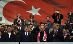 Cumhurbaşkanı Erdoğan’dan millilere destek! Gürcistan maçını tribünden izledi