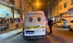 Esenyurt’ta kahvehaneye korkunç saldırı: Kurşunlar araçlara isabet etti