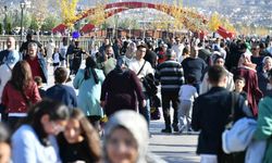 Kayseri’de bilim ve eğlence bir arada! SOLOTÜRK gösterisi ilgi gördü