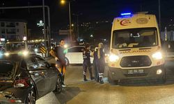 Kırmızı ışık faciası! Düzce’de kamyon otomobile çarptı, 2 yaralı
