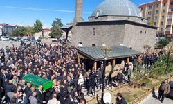 MHP'li eski başkan Erzurum'da defnedildi!