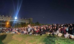 Muğla’da öğrenciler açık havada sinema keyfi yaşadı! Montunu, battaniyeni kap gel!