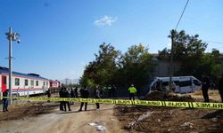 Muş’ta tren öğrenci servisine çarptı: Çok sayıda yaralı var!
