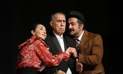 Ferdi Akarnur’dan unutulmaz bir performans: Aşk Eski Bir Yalan Ankara’da sahnede