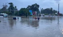Hatay’da denizde hortum karada sel felaketi! Okullar tatil edildi