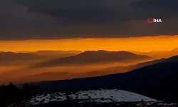 Bolu Mudurnu’da gün batımı kartpostallık manzaralar yarattı
