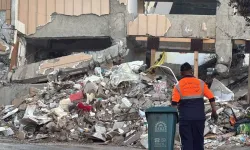 Gebze’de çöken binadan acı hikâye: Bilir ailesinden geriye bu not ve fotoğraf kaldı