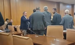 Mamak’ta ortalık karıştı! CHP’li üyeler birbirine girdi