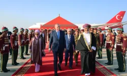 Cumhurbaşkanı Erdoğan Umman’da görkemli törenle karşılandı